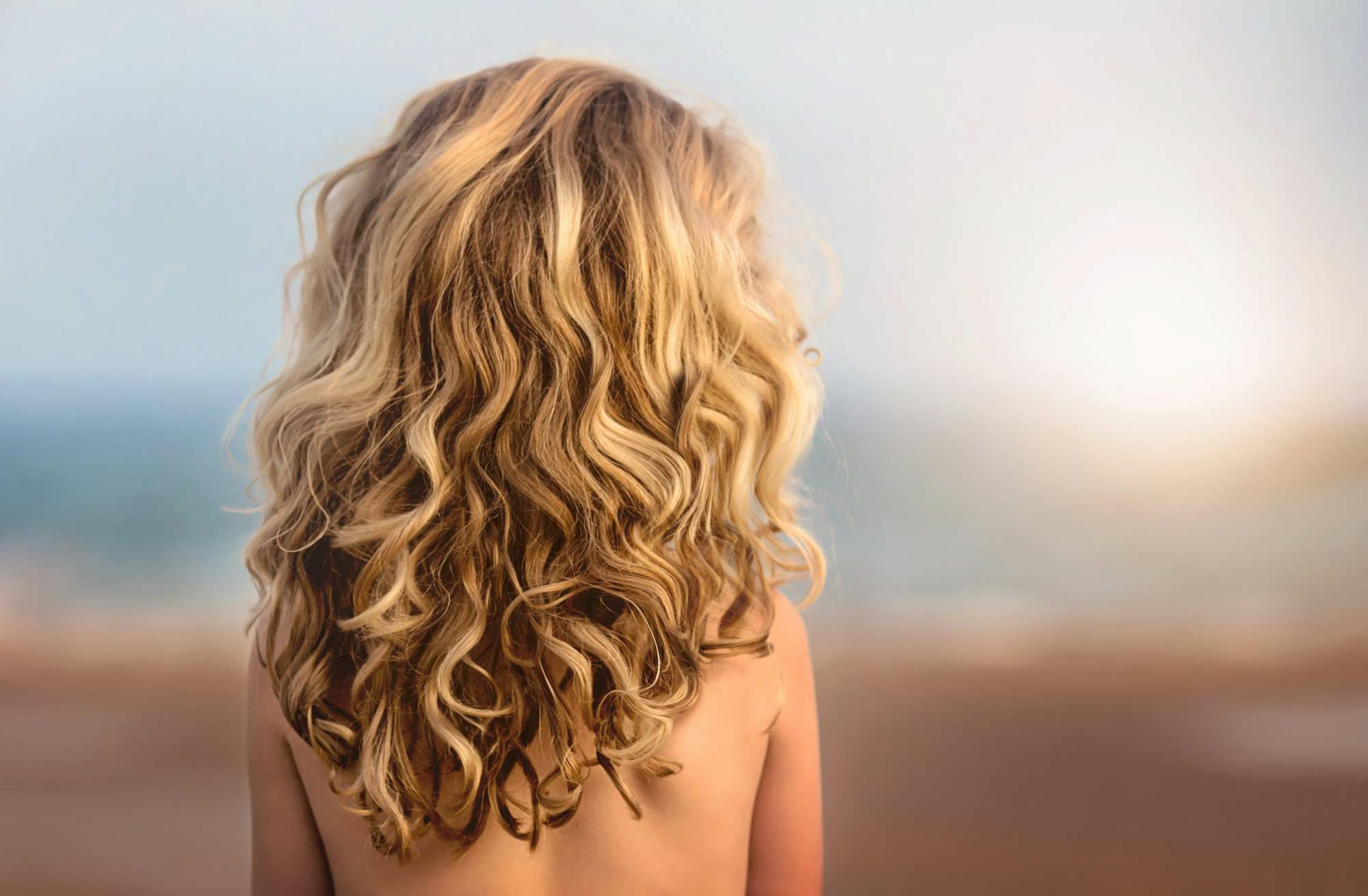 Conservare l'abbronzatura dei capelli o chiudere con l'estate