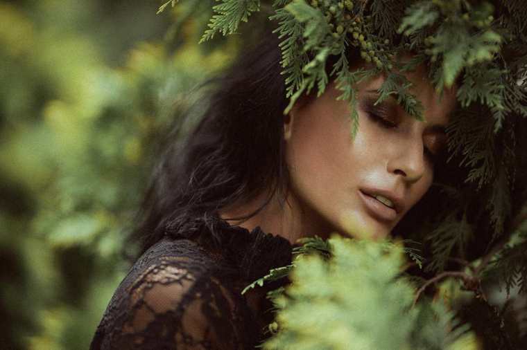 Come avere un viso curato senza trucco pesante: la guida completa