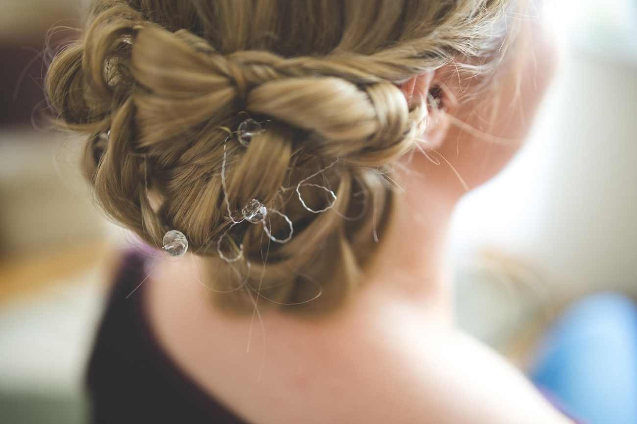 Da dove nasce l’abitudine di fermare i capelli con una forcina?