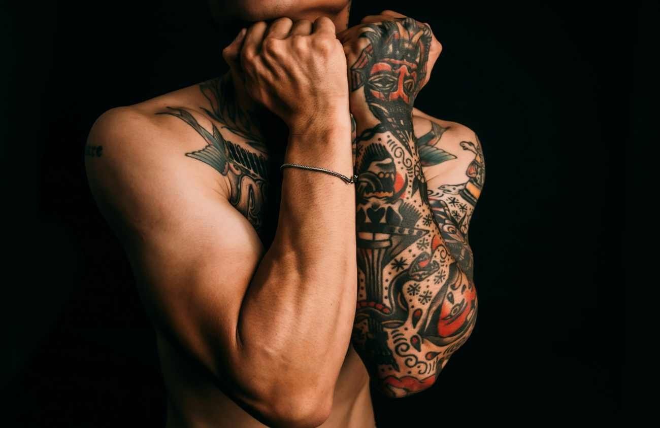 Tatuaggi sulle braccia: quali disegni scegliere e dove farli